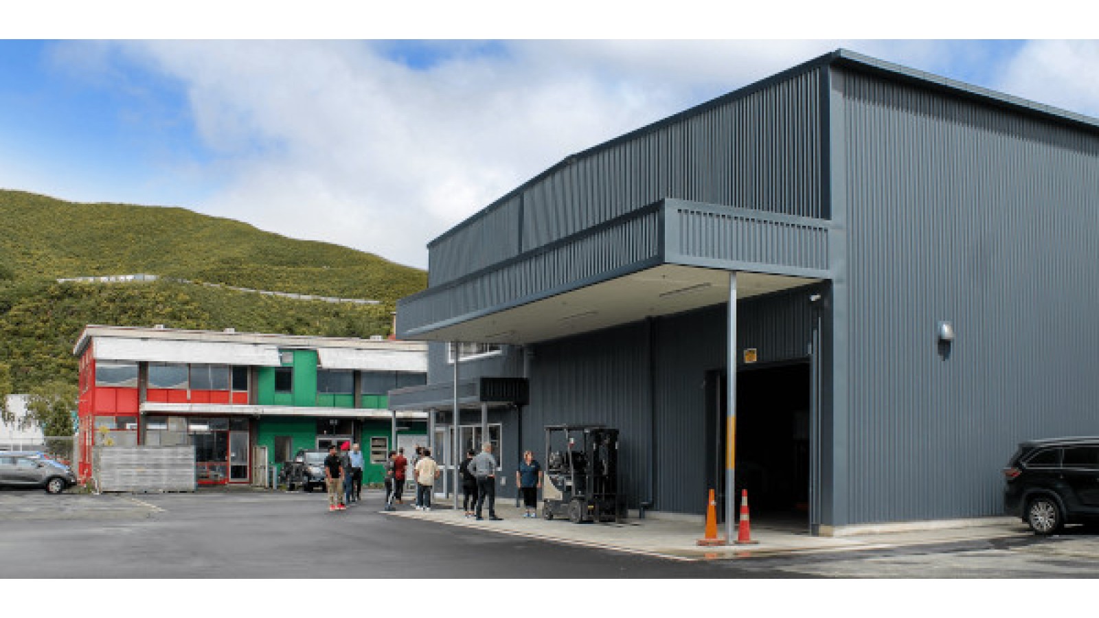 New building outside 02