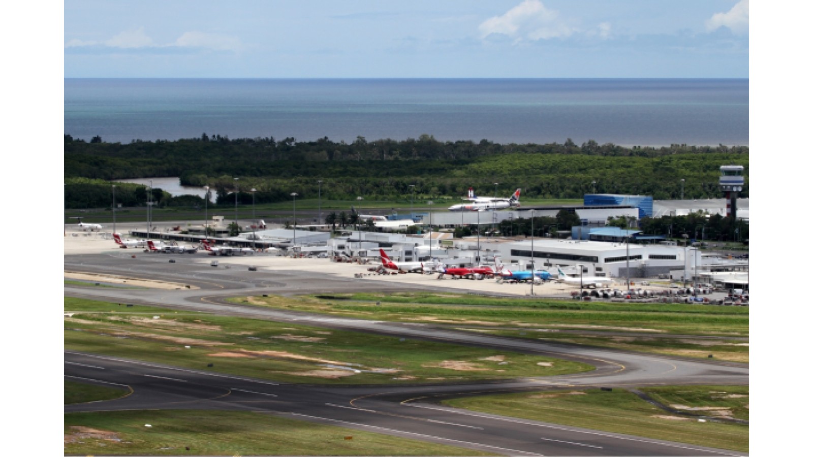 cairnsAirport20110114ByTimoBreidenstein